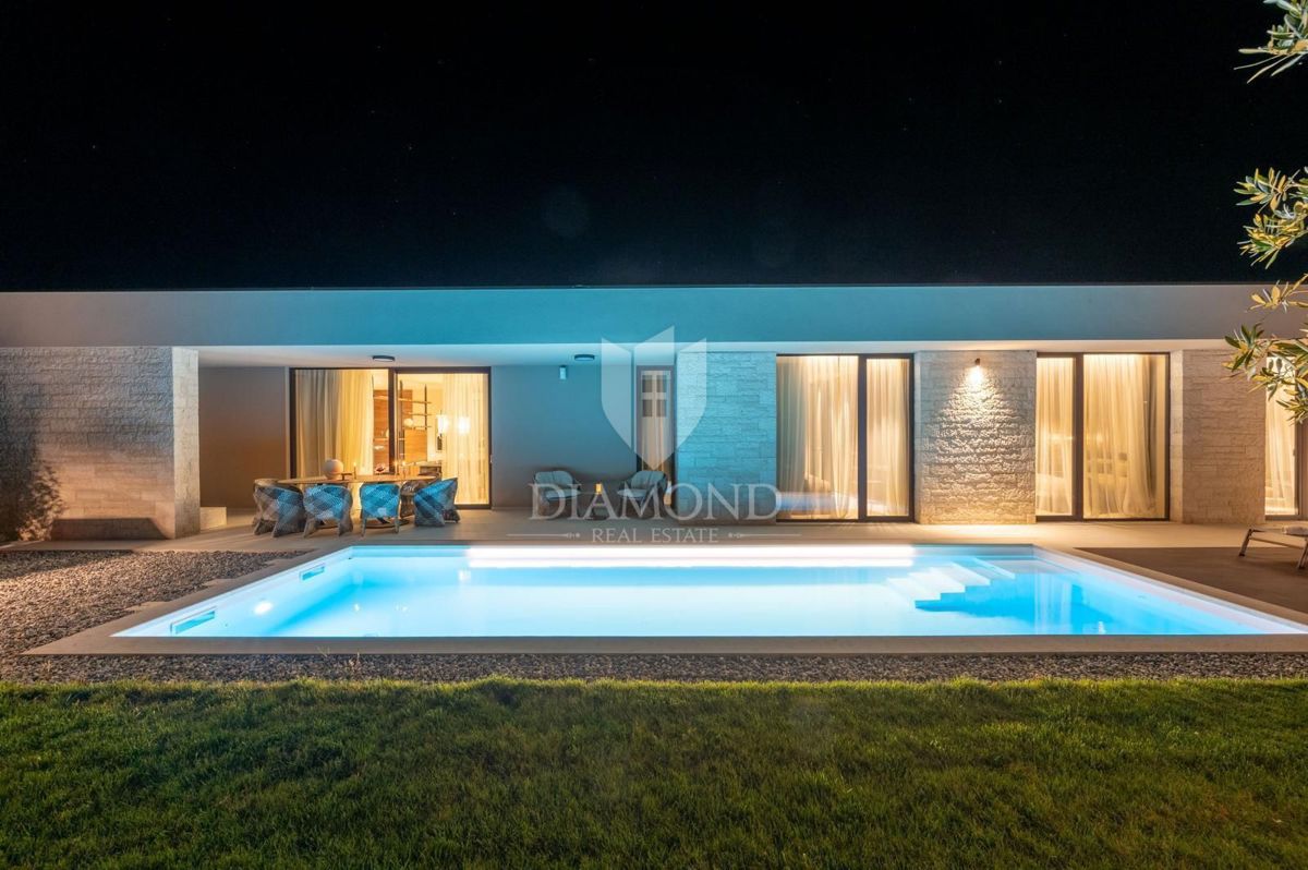 Parenzo, esclusiva villa smart home con vista aperta