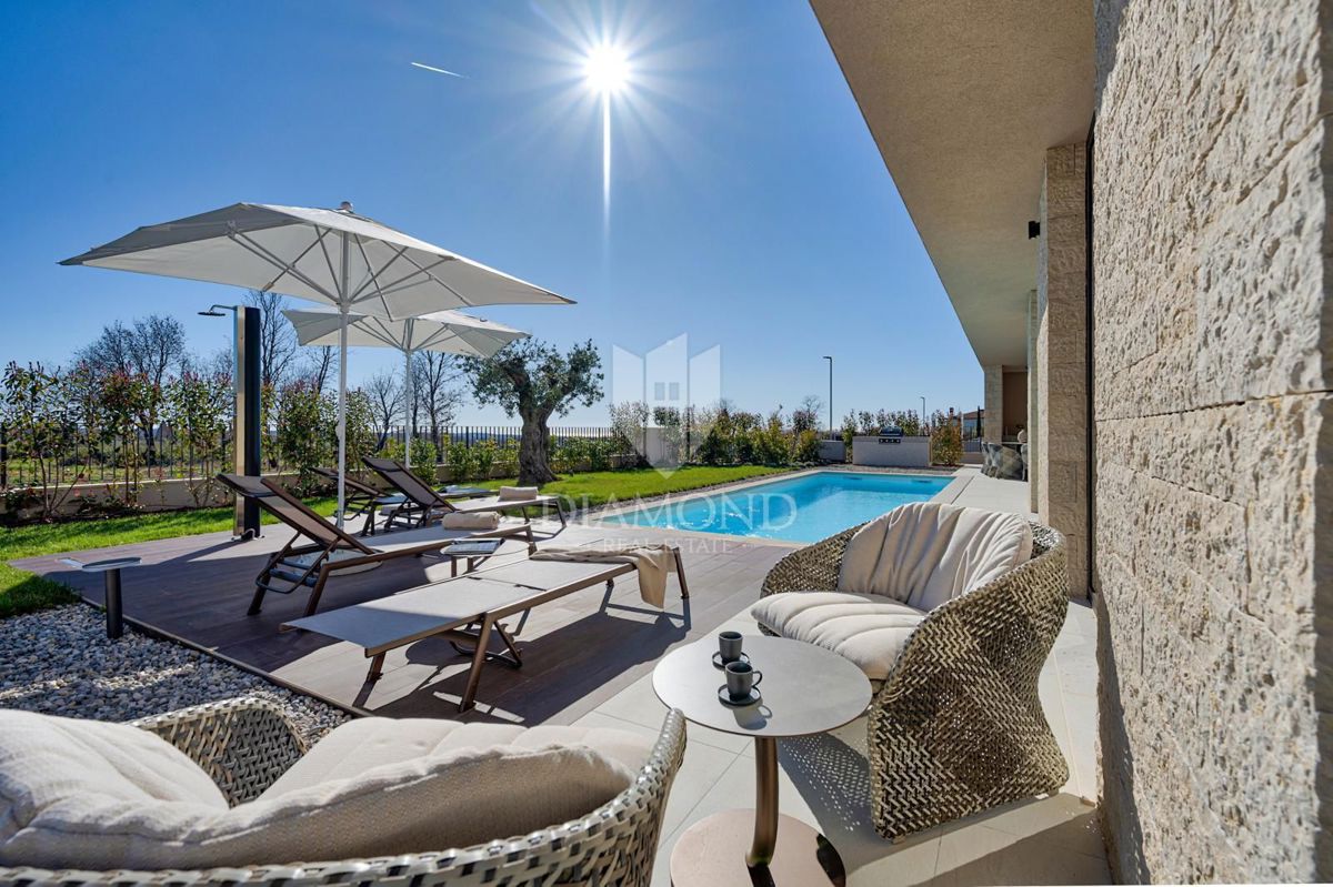 Parenzo, esclusiva villa smart home con vista aperta