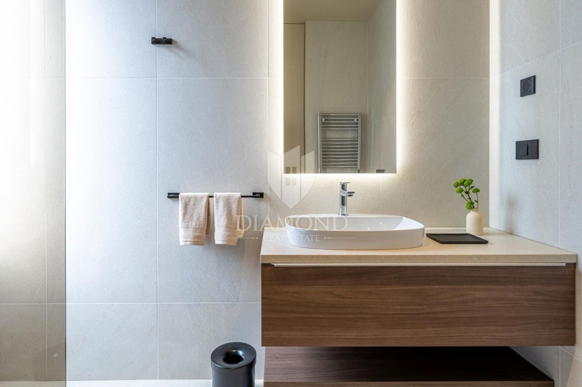 Parenzo, esclusiva villa smart home con vista aperta