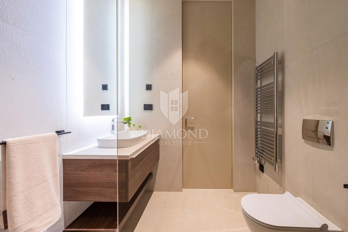 Parenzo, esclusiva villa smart home con vista aperta