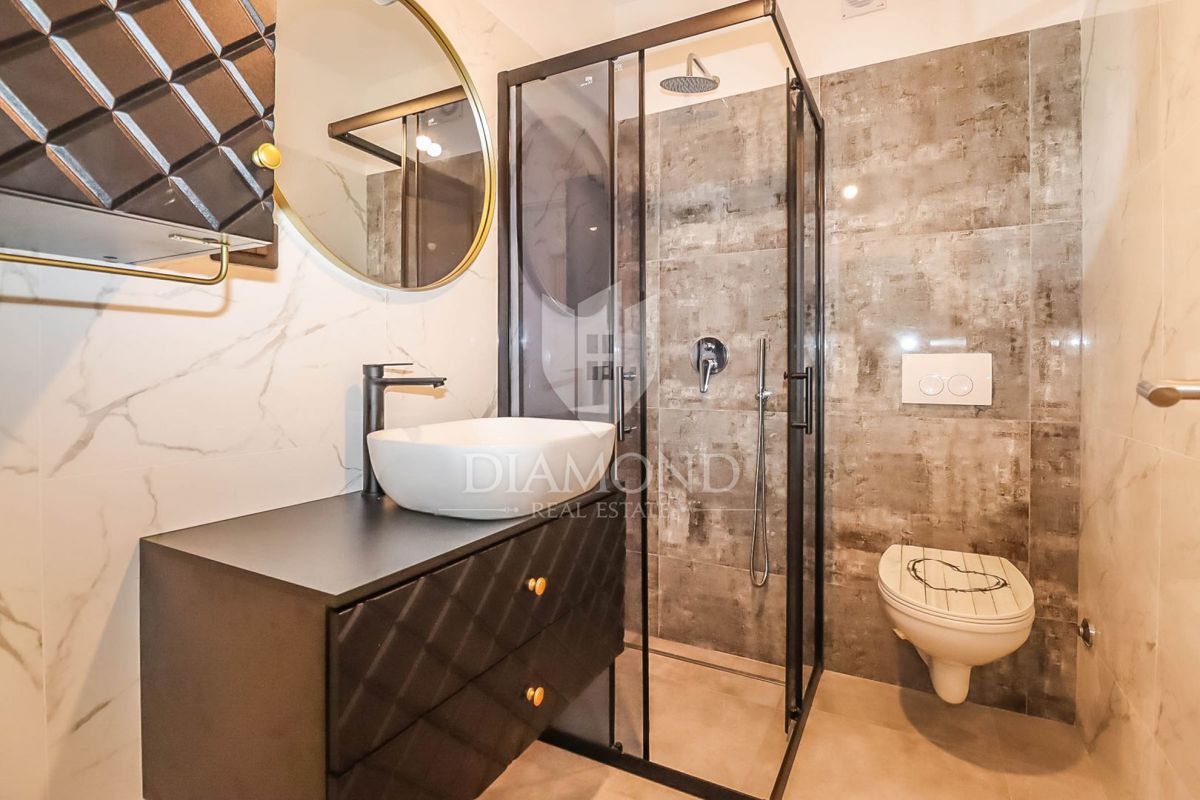 Incantevole appartamento a Rovigno in una posizione ambita