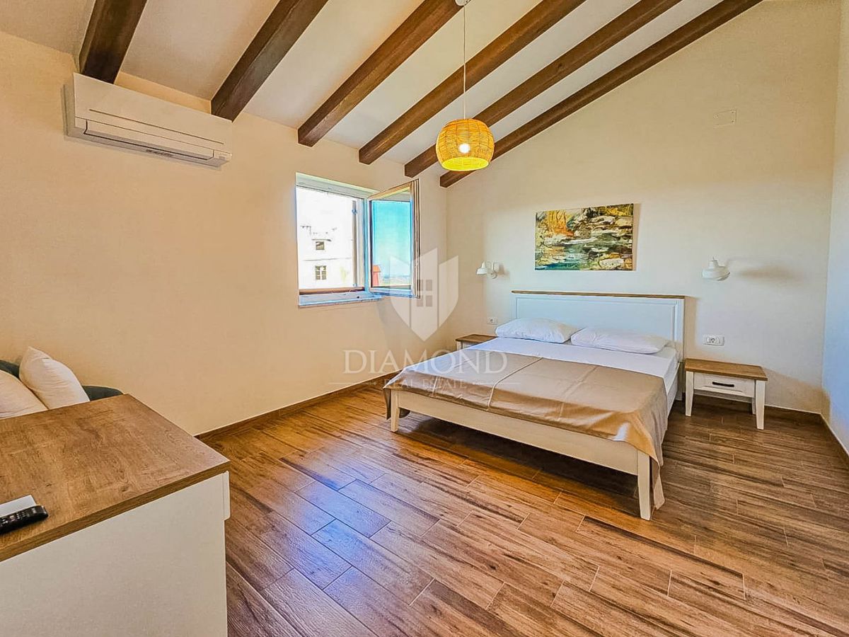 Buie! Una bellissima villa con piscina e vista aperta!