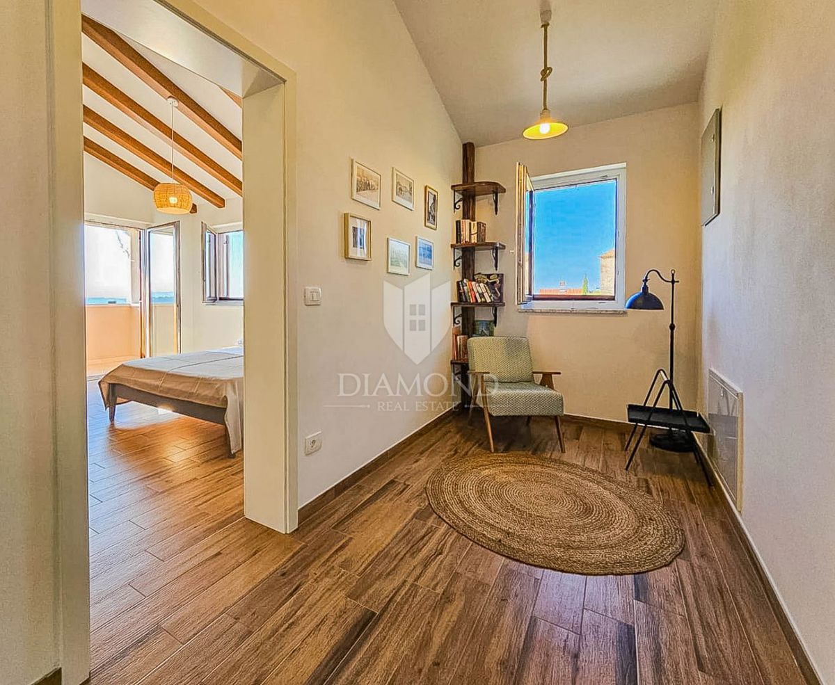 Buie! Una bellissima villa con piscina e vista aperta!