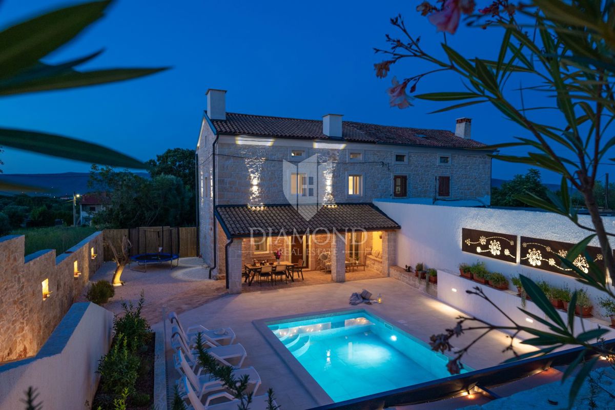 Dimora istriana ristrutturata con piscina vicino a Pola