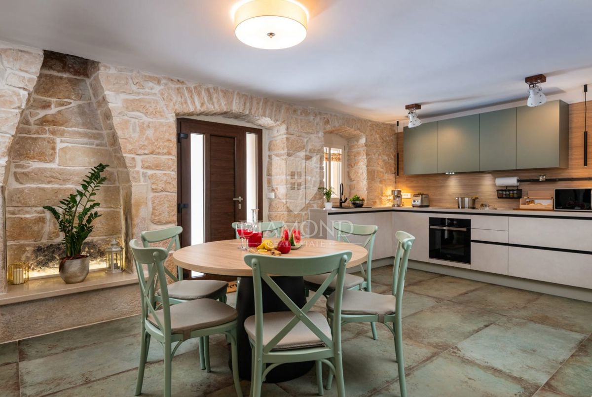 Dimora istriana ristrutturata con piscina vicino a Pola