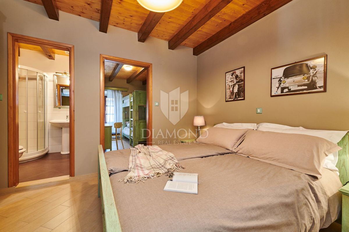 Pisino, dintorni, bellezza in pietra con due piscine