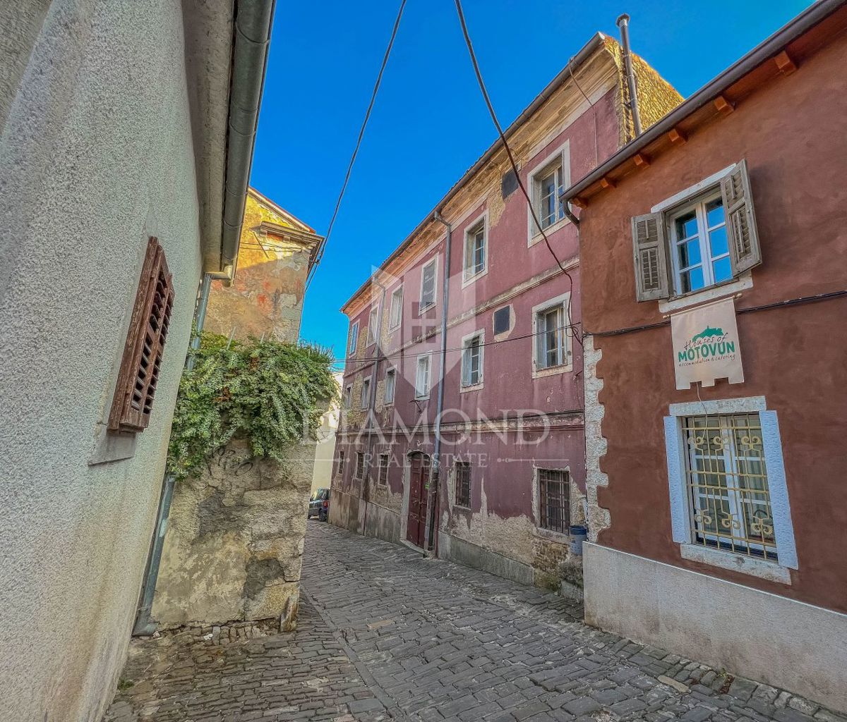 Montona, una casa in centro con molto potenziale di investimento!