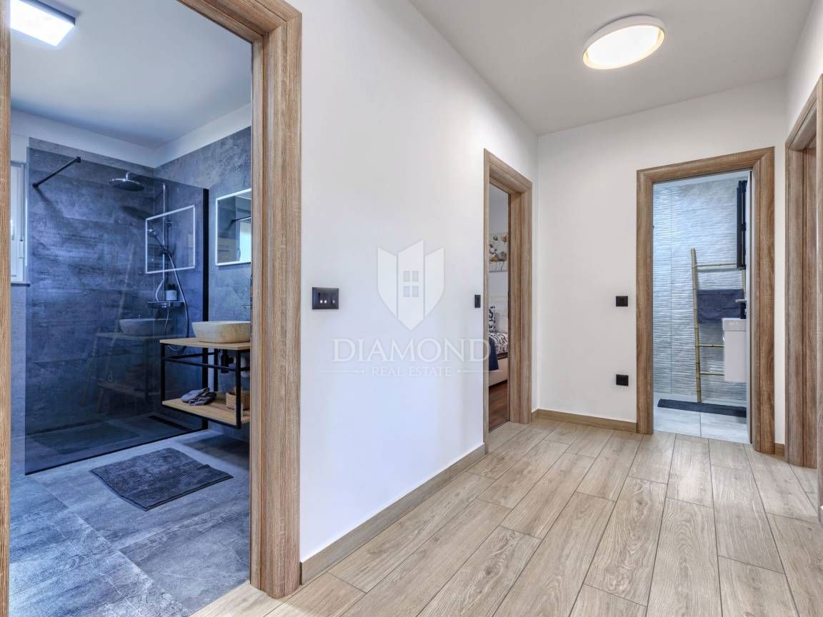 ISTRIA, LABIN, CASA CON AMPIO TERRENO EDIFICABILE