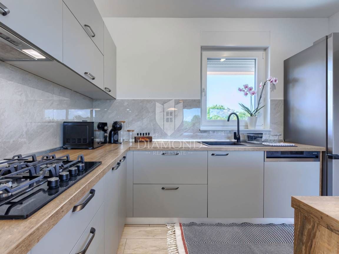 ISTRIA, LABIN, CASA CON AMPIO TERRENO EDIFICABILE