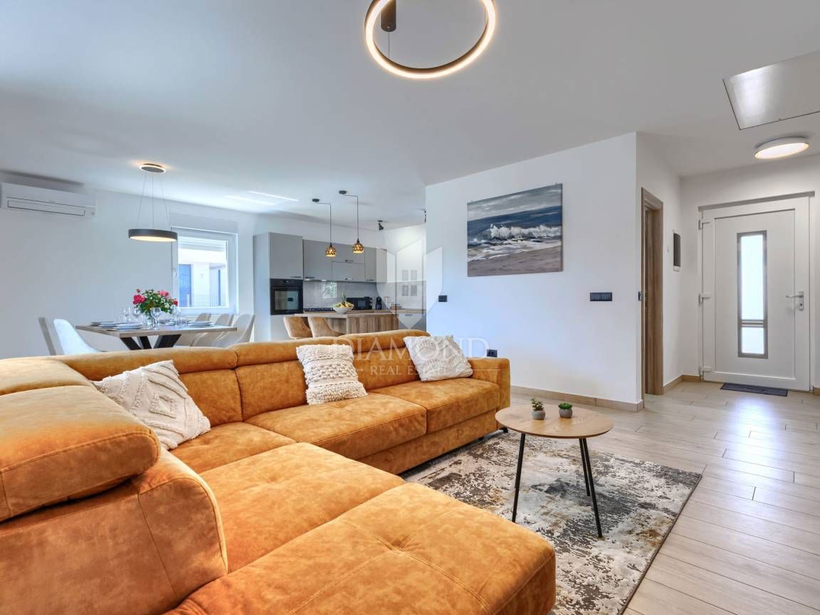 ISTRIA, LABIN, CASA CON AMPIO TERRENO EDIFICABILE