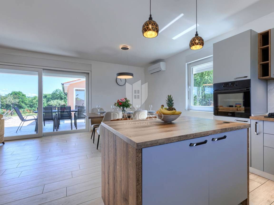 ISTRIA, LABIN, CASA CON AMPIO TERRENO EDIFICABILE