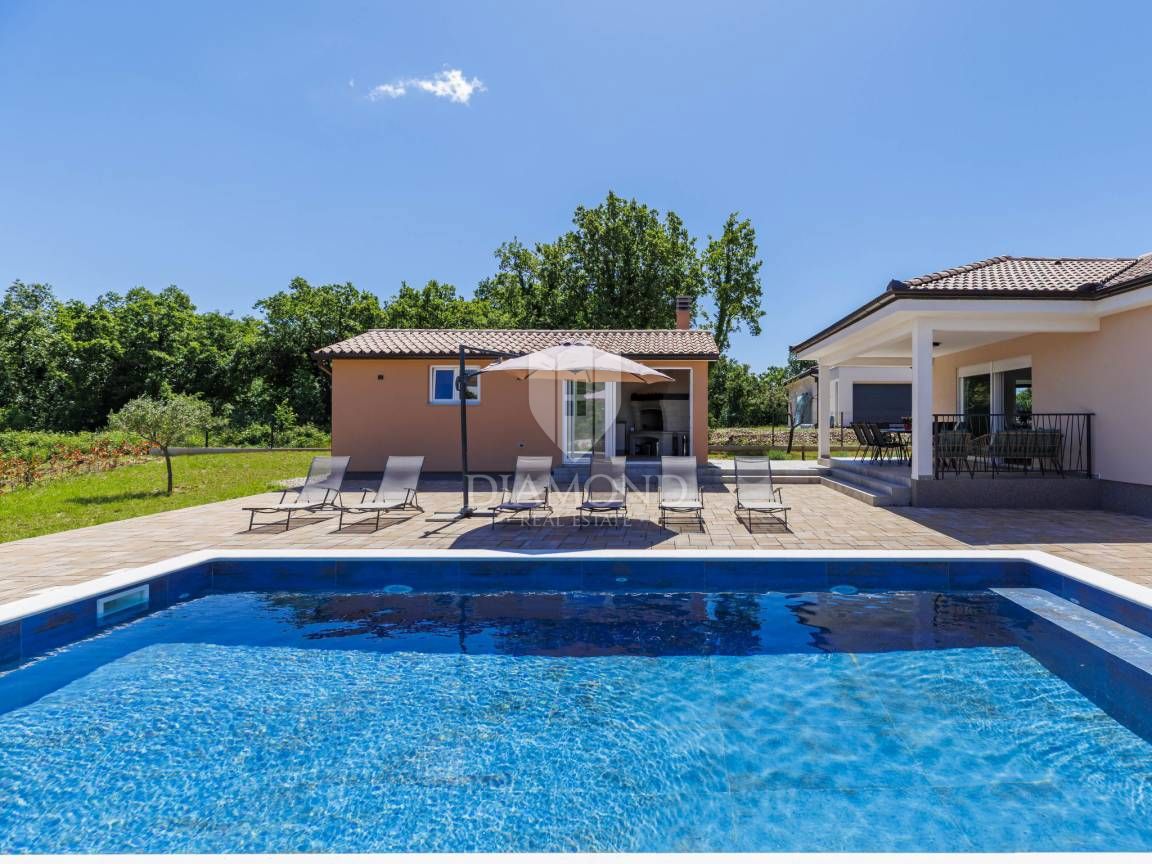 ISTRIA, LABIN, CASA CON AMPIO TERRENO EDIFICABILE