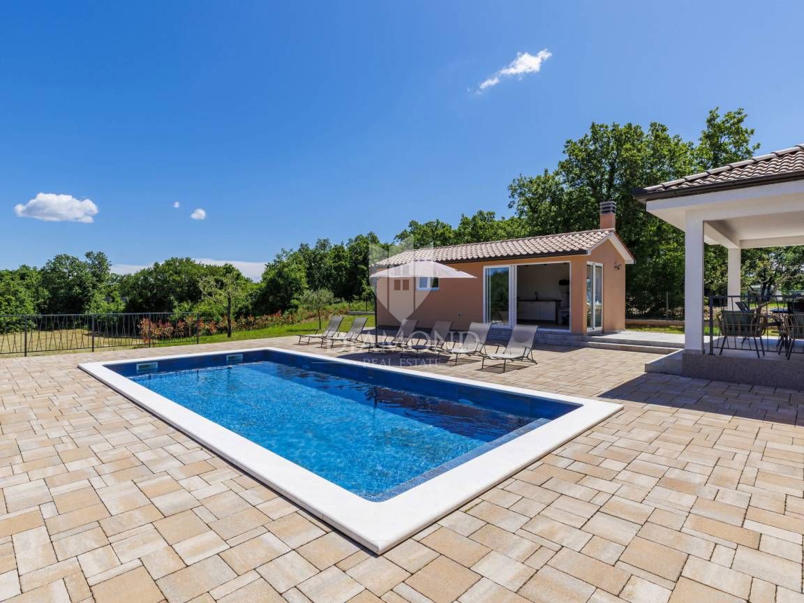 ISTRIA, LABIN, CASA CON AMPIO TERRENO EDIFICABILE