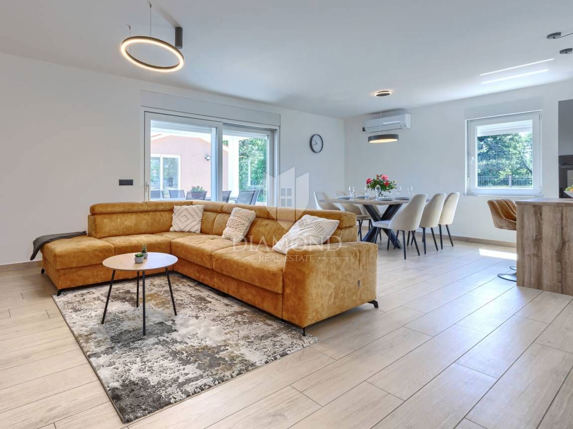 ISTRIA, LABIN, CASA CON AMPIO TERRENO EDIFICABILE