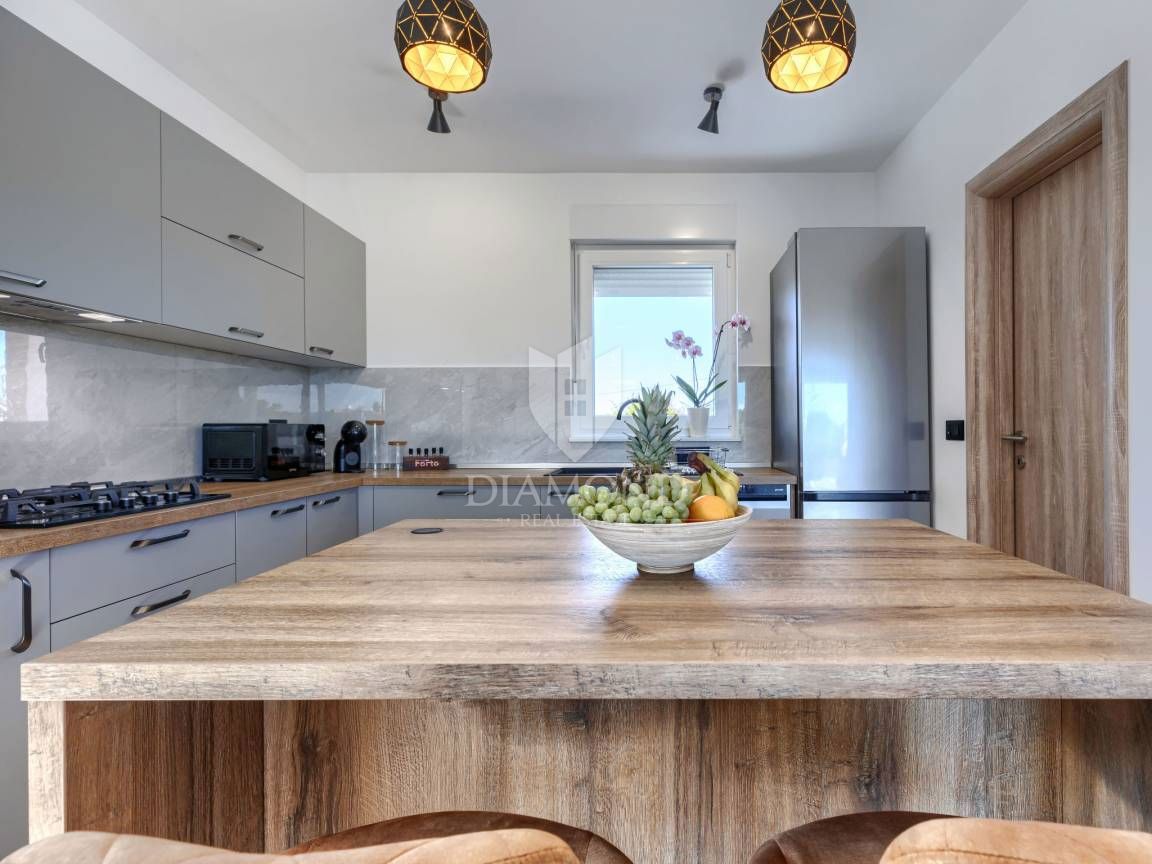 ISTRIA, LABIN, CASA CON AMPIO TERRENO EDIFICABILE