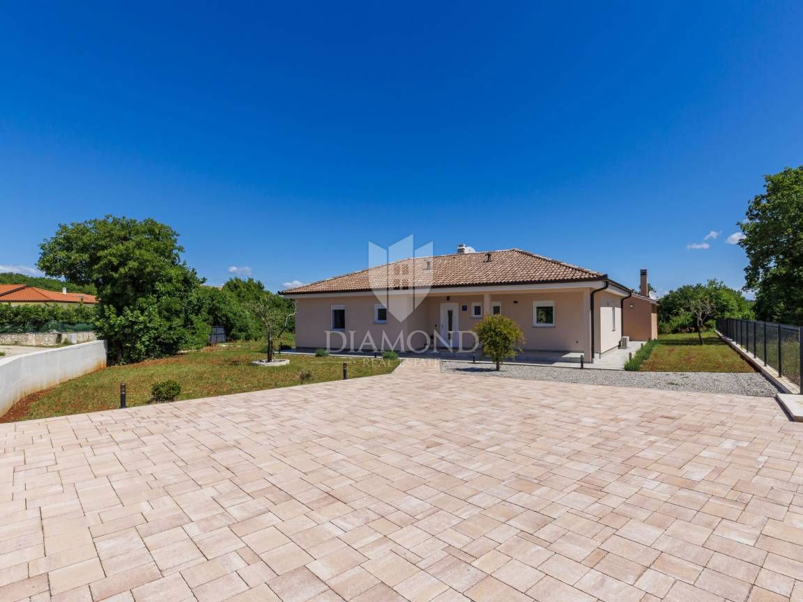 ISTRIA, LABIN, CASA CON AMPIO TERRENO EDIFICABILE