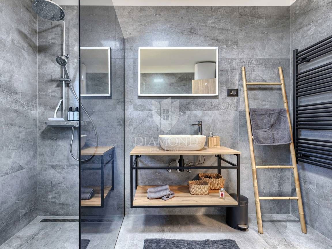 ISTRIA, LABIN, CASA CON AMPIO TERRENO EDIFICABILE