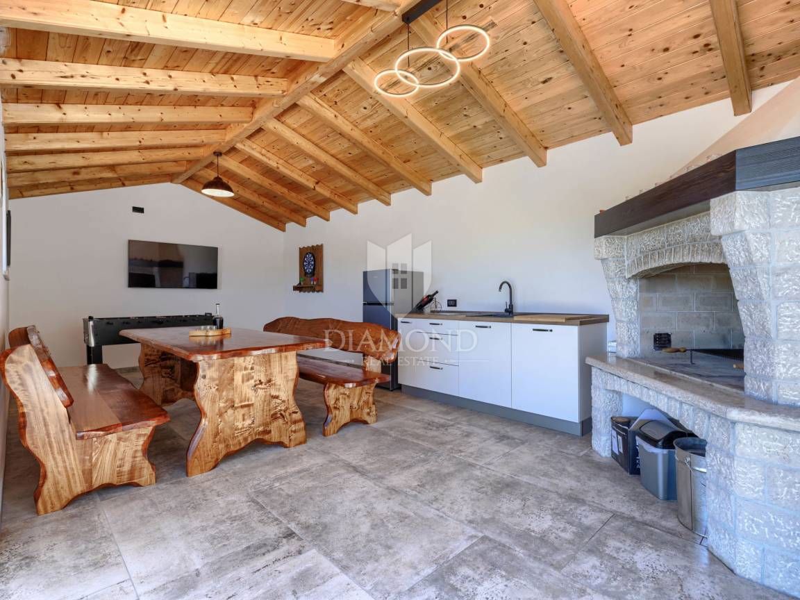 ISTRIA, LABIN, CASA CON AMPIO TERRENO EDIFICABILE