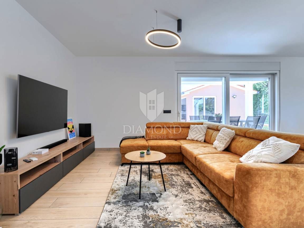 ISTRIA, LABIN, CASA CON AMPIO TERRENO EDIFICABILE