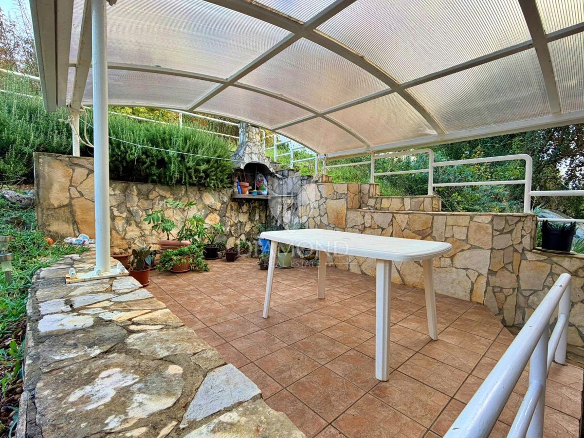 Appartamento con ampia terrazza, Rabac