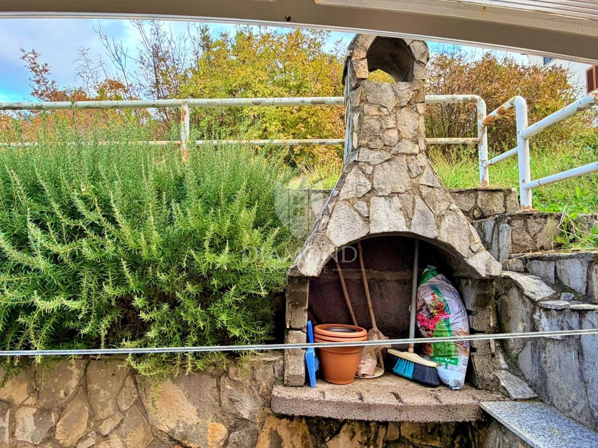 Appartamento con ampia terrazza, Rabac