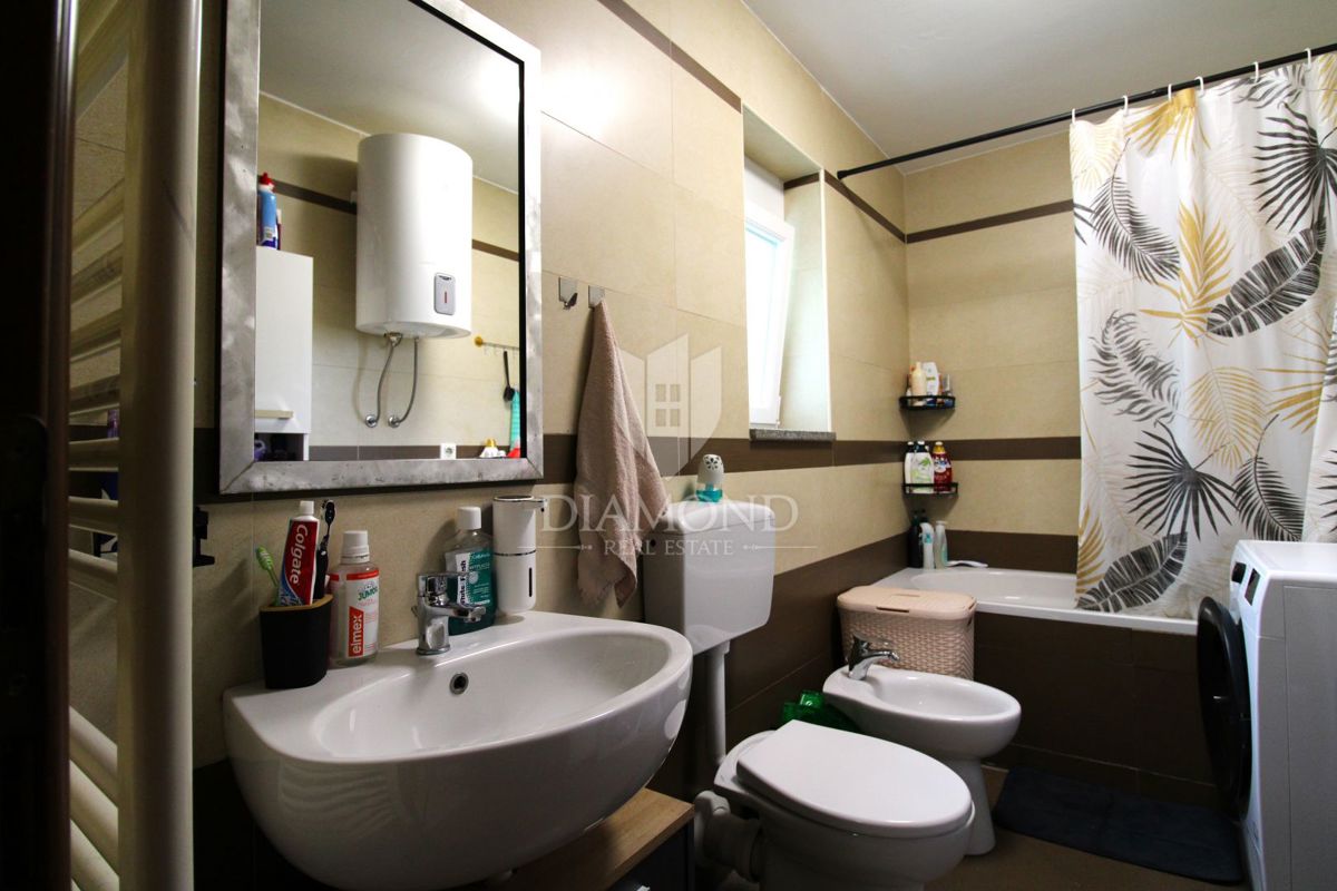 RIJEKA, VIŠKOVO, Appartamento modernamente arredato 2 camere da letto + soggiorno