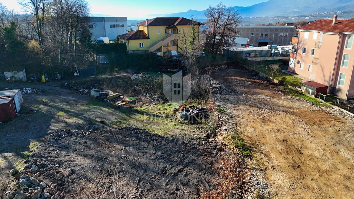 Viškovo, terreno edificabile con progetto per 6 appartamenti