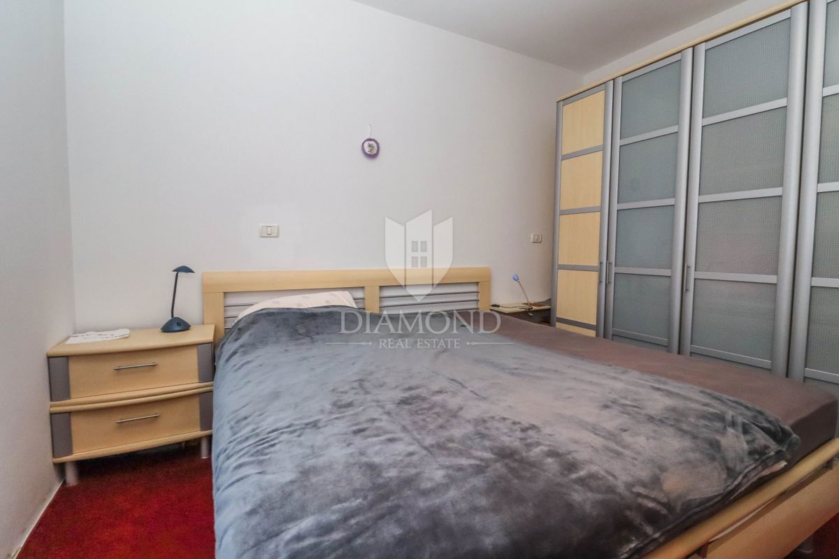 Grazioso appartamento con giardino privato a Premantura