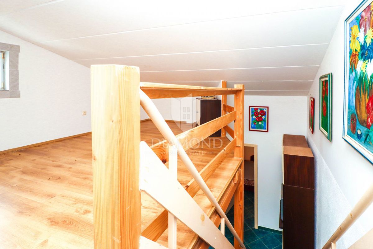 Parenzo – spazioso appartamento su due livelli al terzo piano