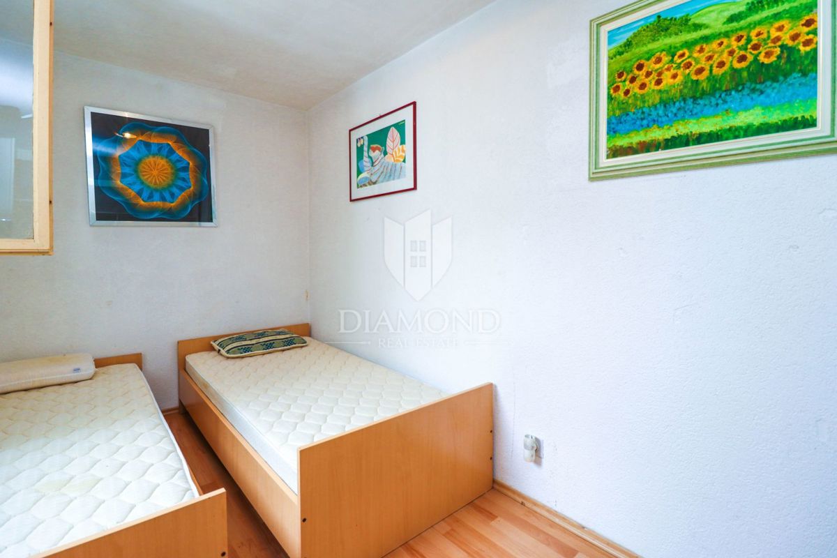 Parenzo – spazioso appartamento su due livelli al terzo piano