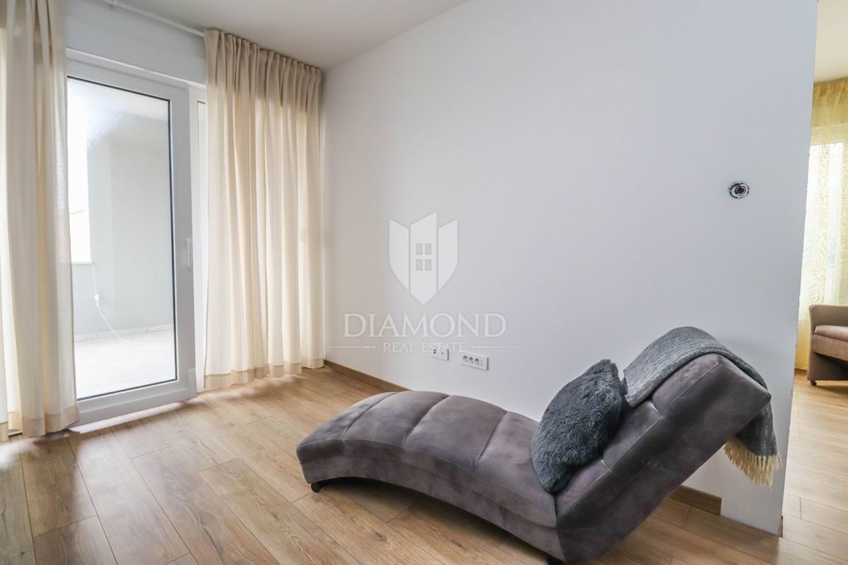 Nuova casa moderna con piscina a Banjole