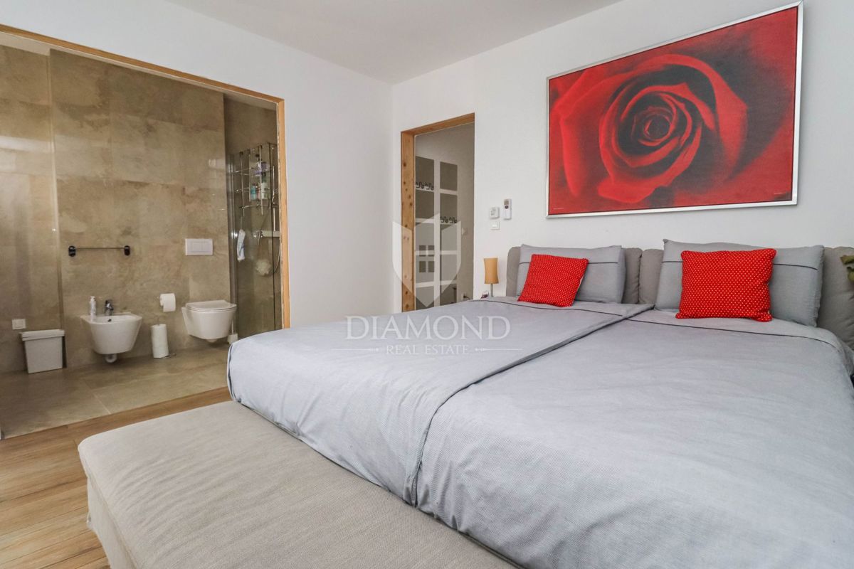 Nuova casa moderna con piscina a Banjole