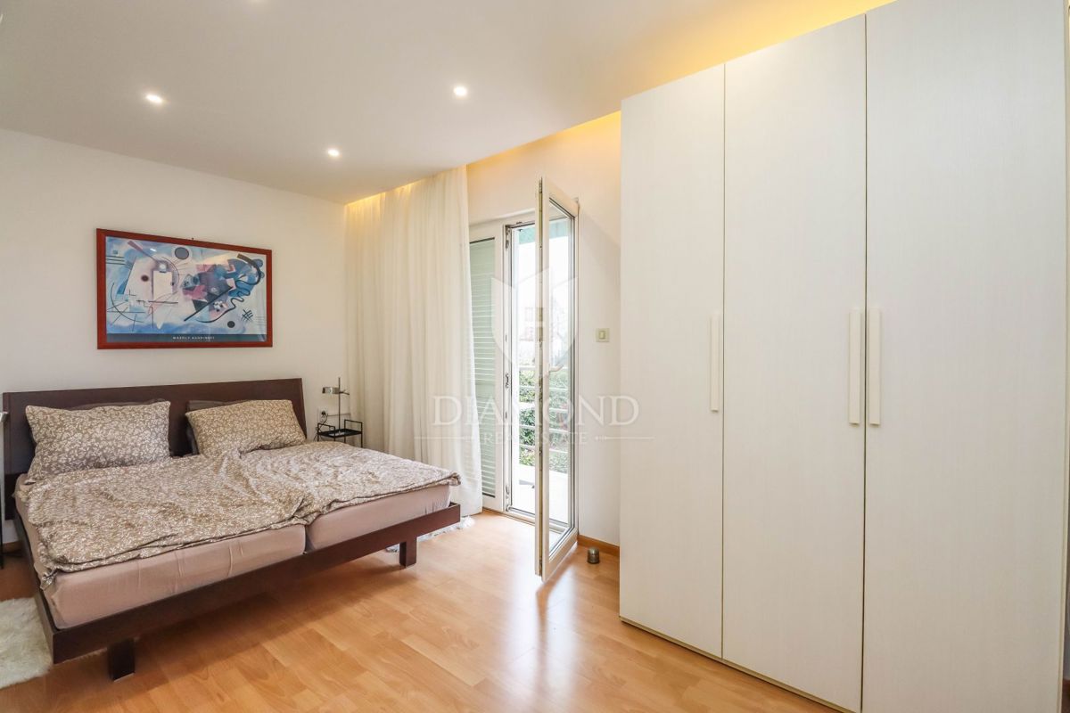 OCCASIONE! ROVIGNO! NUOVO APPARTAMENTO CON TRE BALCONI!