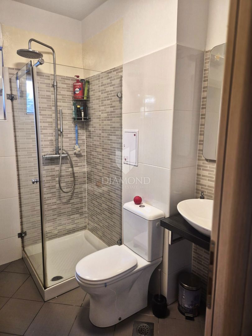 RIJEKA, GORNJA VEŽICA- Appartamento con vista mare, 2 camere da letto + soggiorno