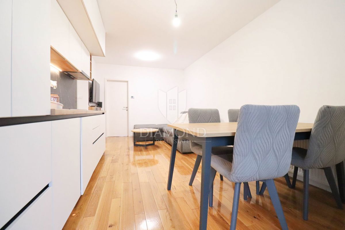 Zagabria, Voltino! Appartamento con tre camere da letto completamente ristrutturato!