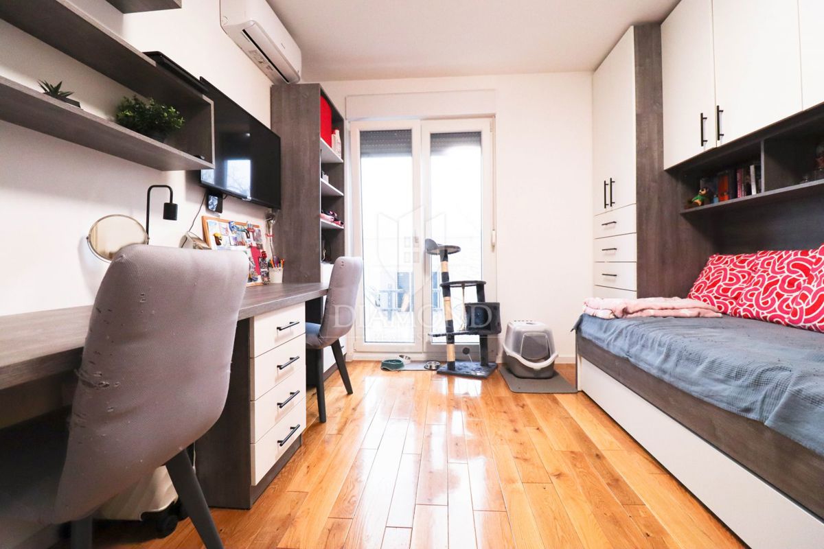 Zagabria, Voltino! Appartamento con tre camere da letto completamente ristrutturato!