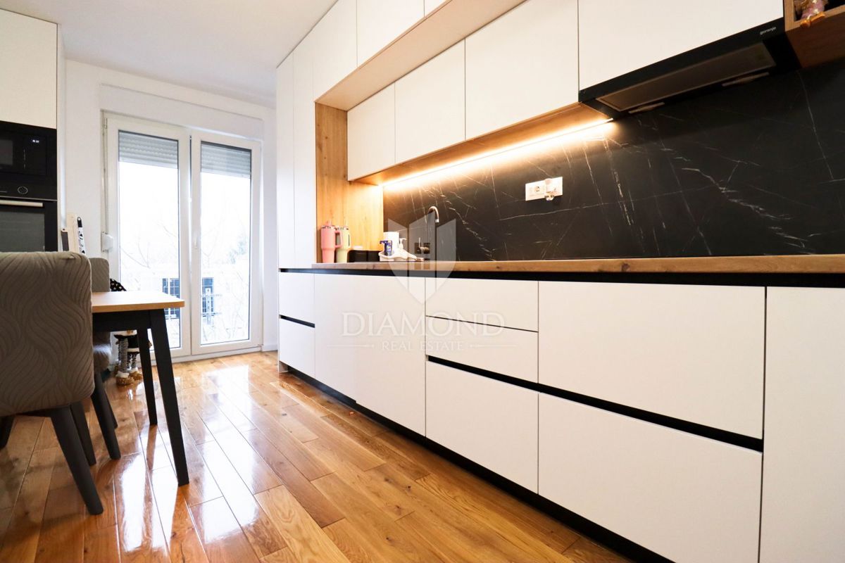 Zagabria, Voltino! Appartamento con tre camere da letto completamente ristrutturato!