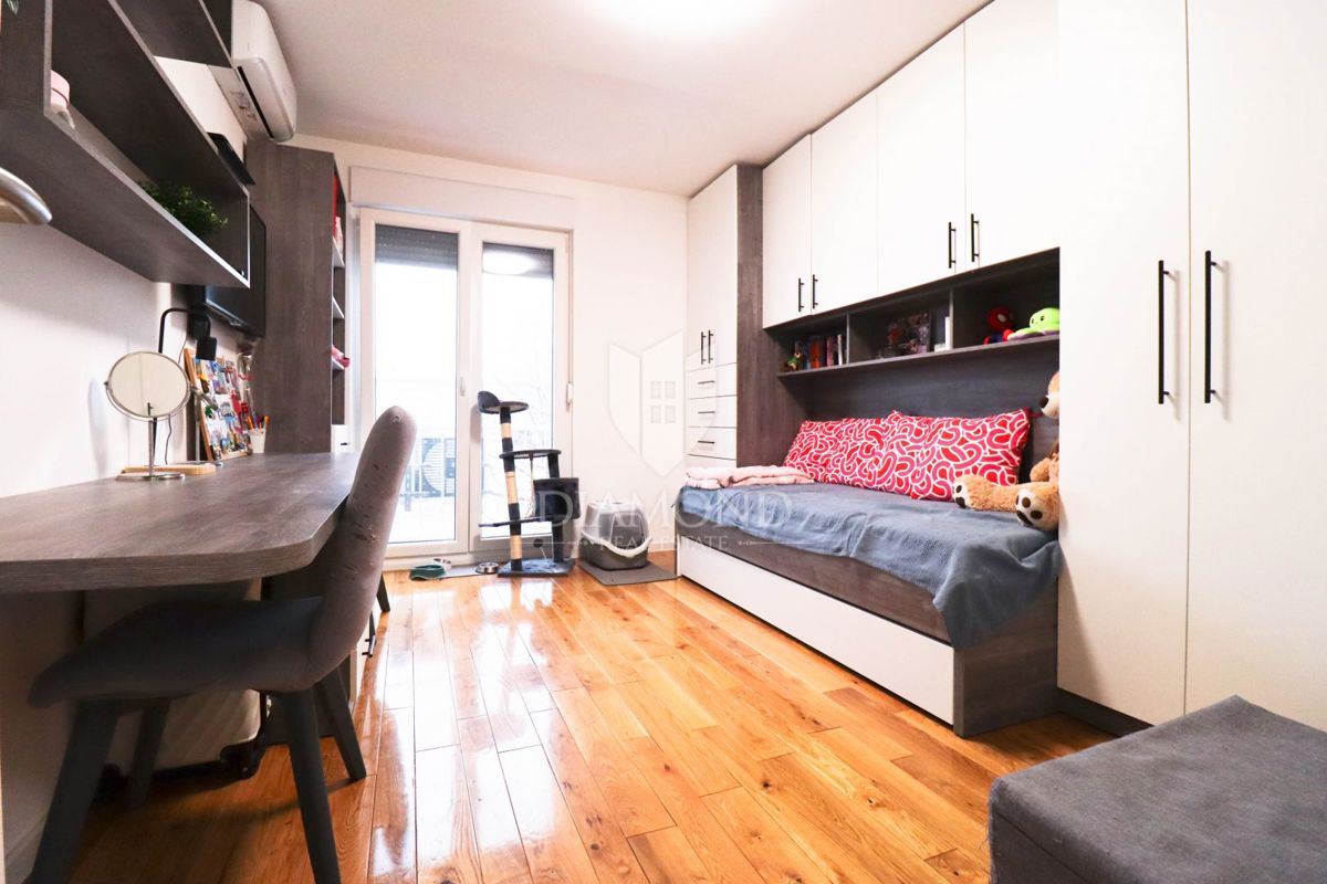 Zagabria, Voltino! Appartamento con tre camere da letto completamente ristrutturato!