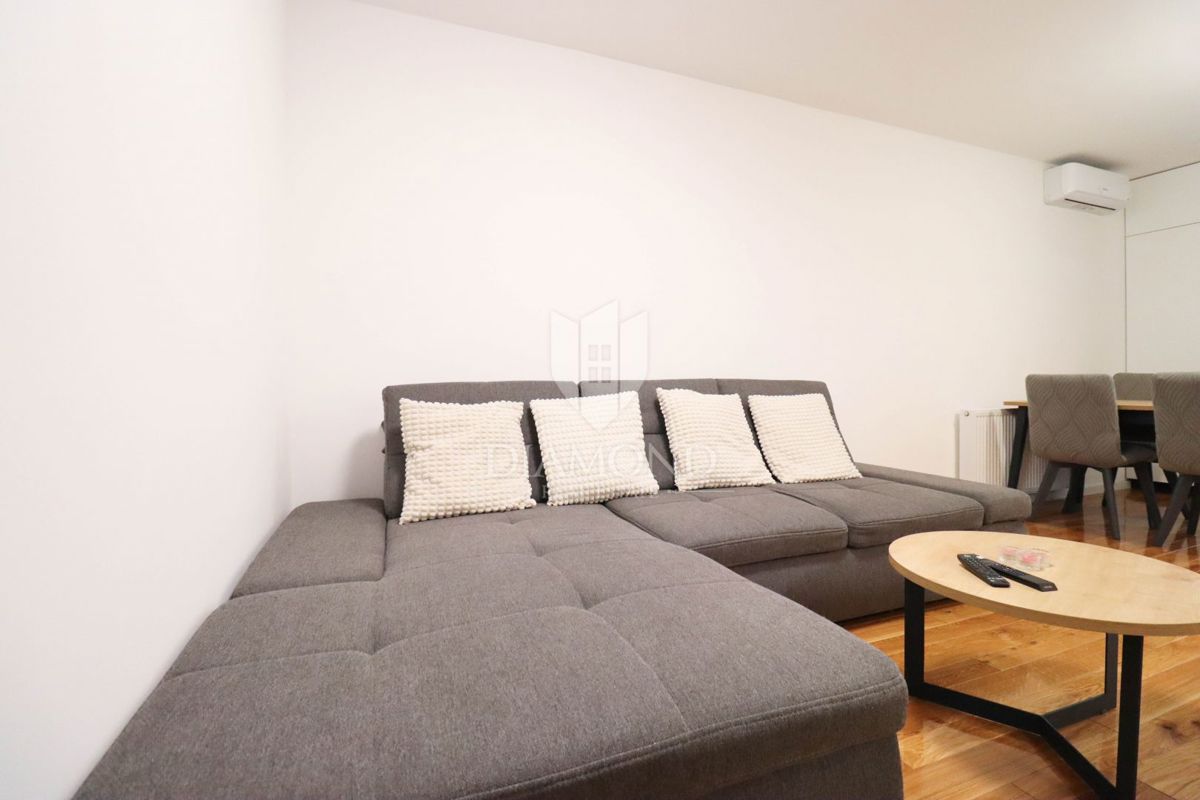 Zagabria, Voltino! Appartamento con tre camere da letto completamente ristrutturato!