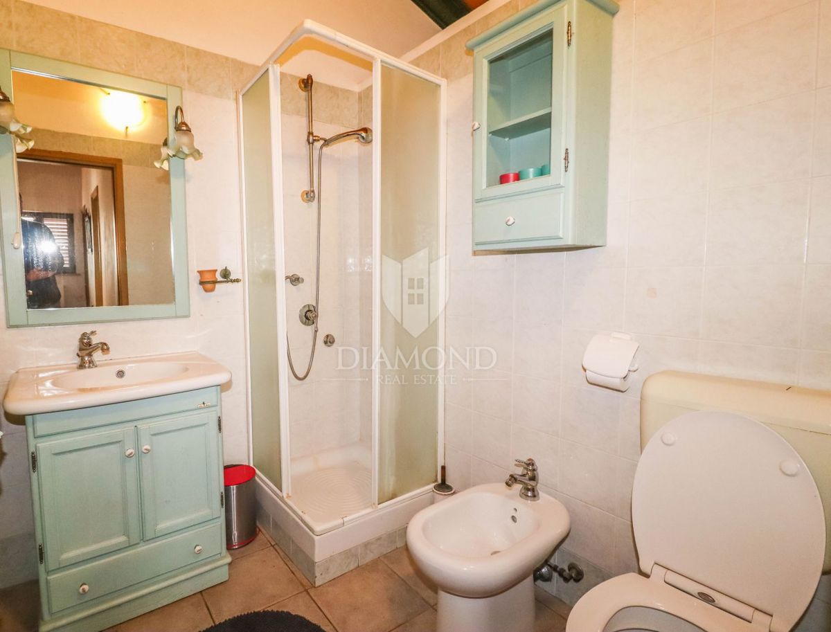 OCCASIONE! CASA, COTTAGE E TERRENO VICINO A ROVIGNO!