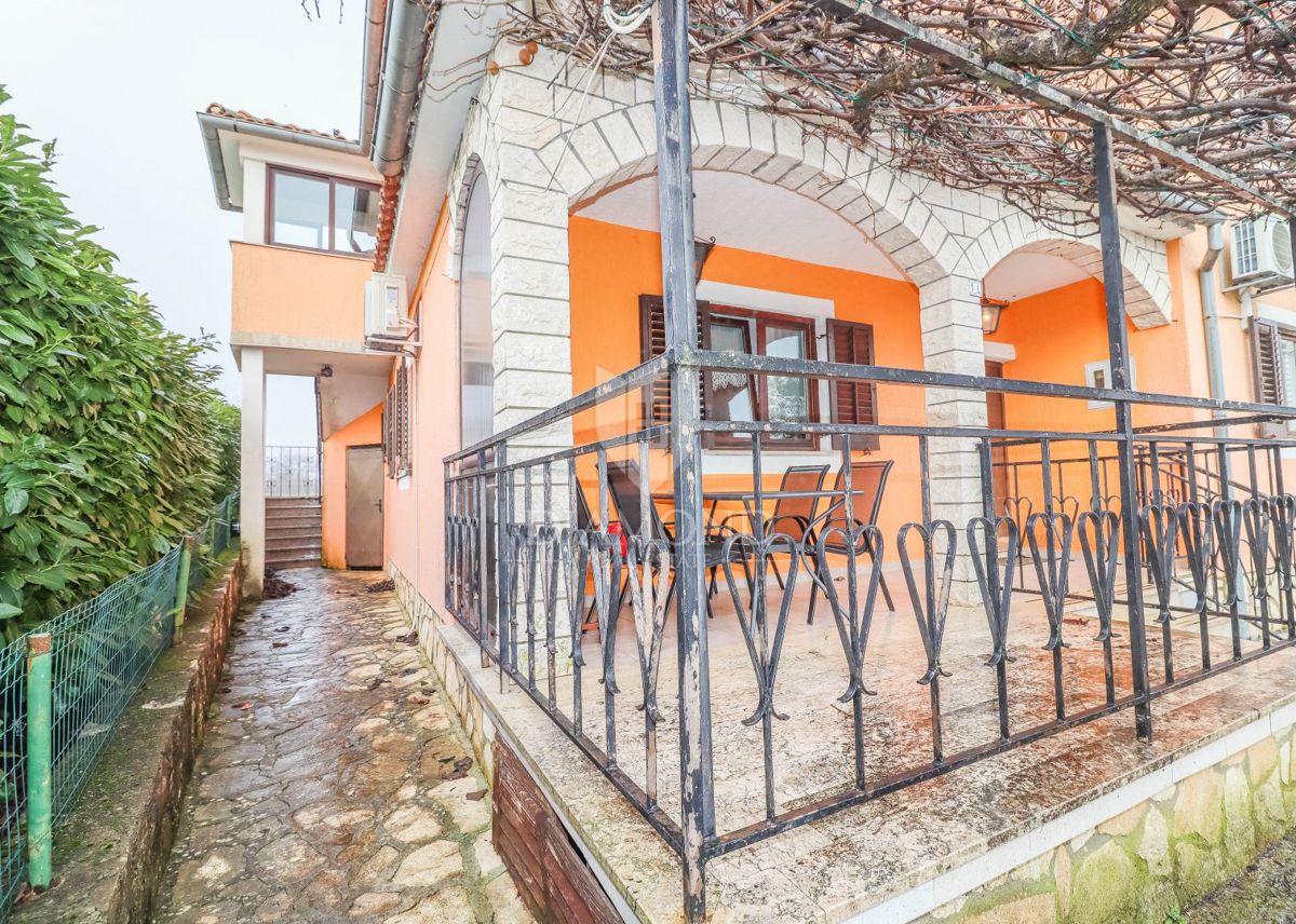 OCCASIONE! CASA, COTTAGE E TERRENO VICINO A ROVIGNO!