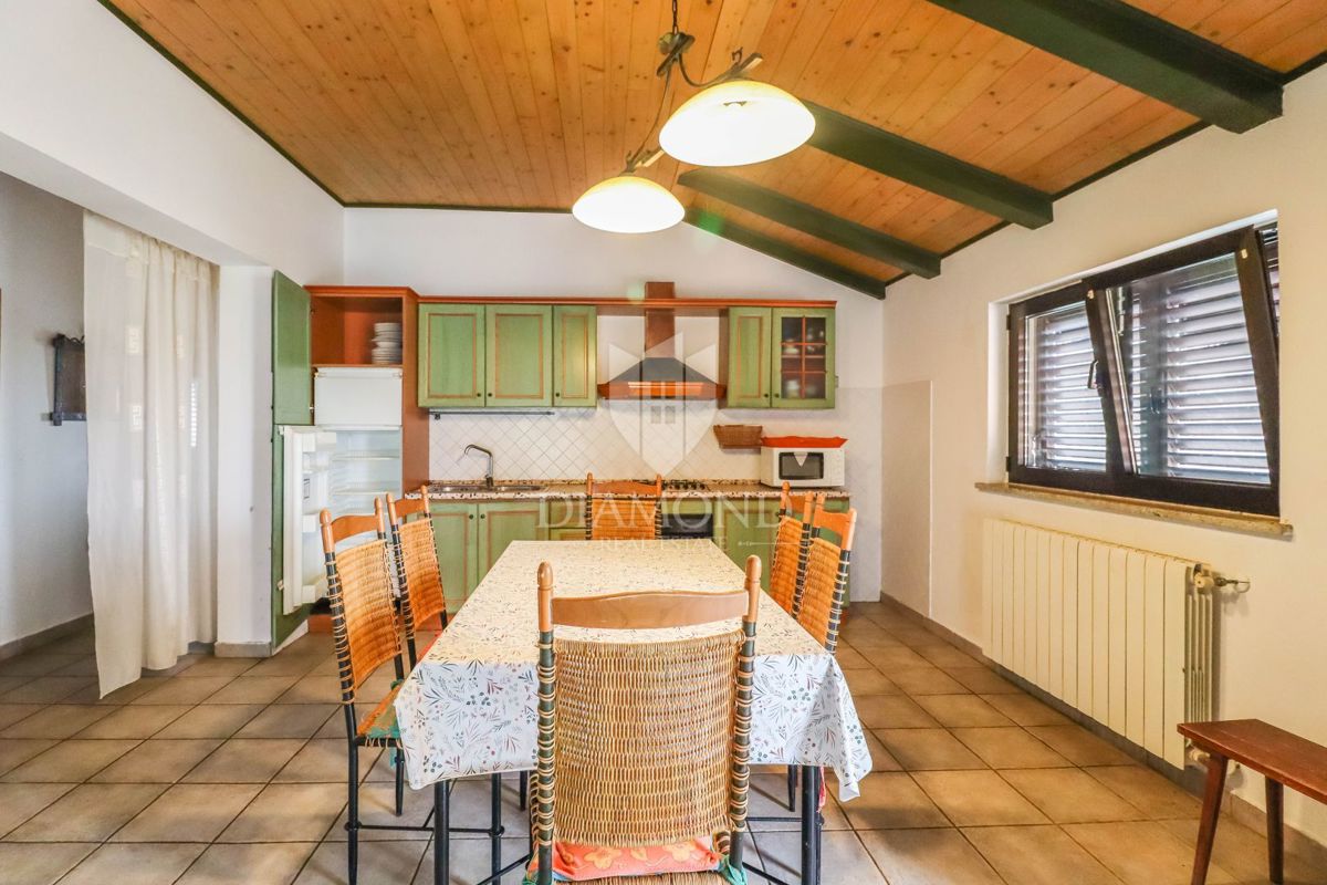 OCCASIONE! CASA, COTTAGE E TERRENO VICINO A ROVIGNO!