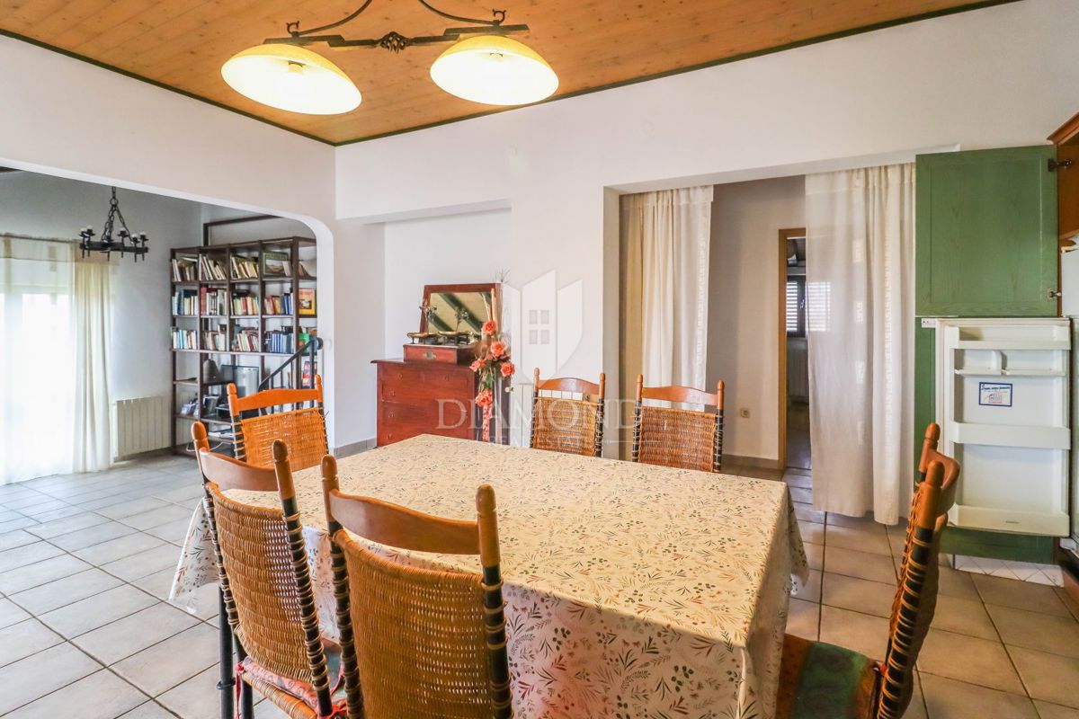 OCCASIONE! CASA, COTTAGE E TERRENO VICINO A ROVIGNO!