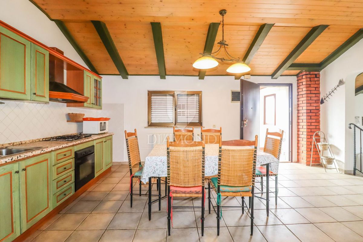 OCCASIONE! CASA, COTTAGE E TERRENO VICINO A ROVIGNO!