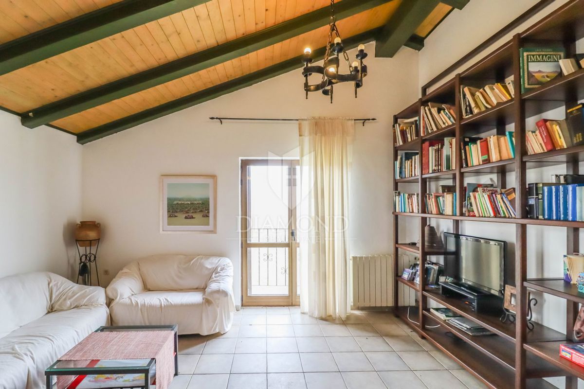 OCCASIONE! CASA, COTTAGE E TERRENO VICINO A ROVIGNO!