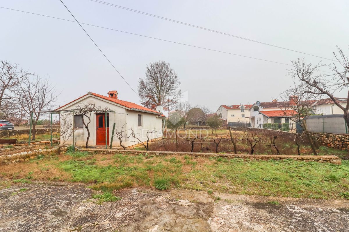 OCCASIONE! CASA, COTTAGE E TERRENO VICINO A ROVIGNO!