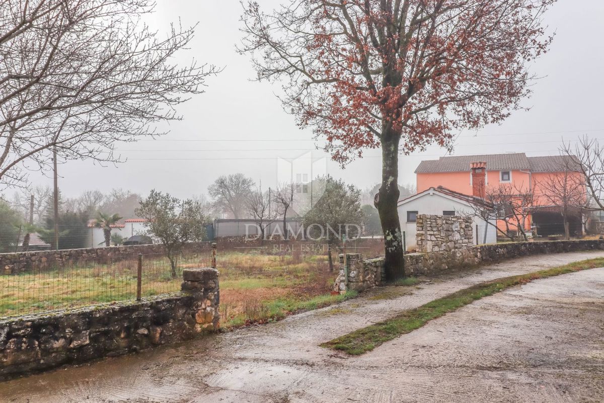 OCCASIONE! CASA, COTTAGE E TERRENO VICINO A ROVIGNO!