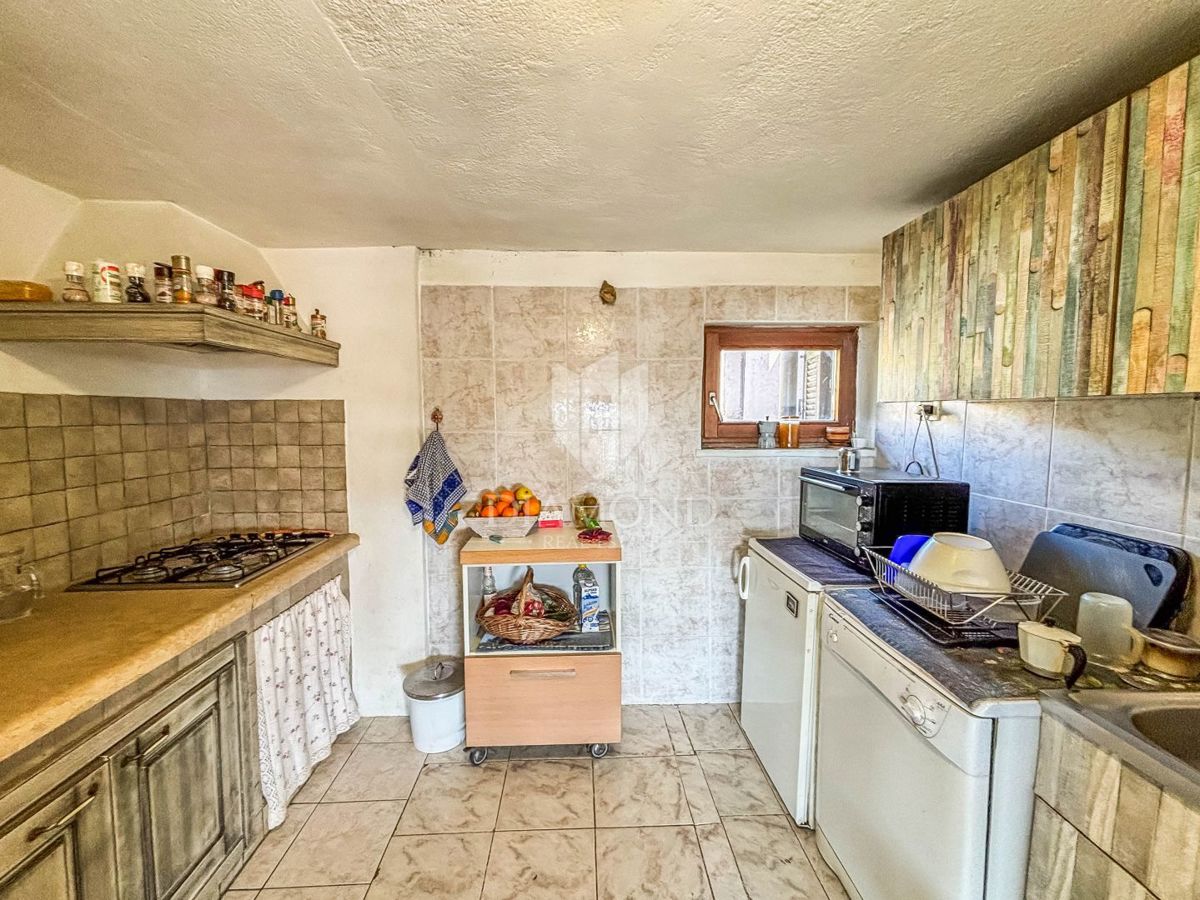 Buie, dintorni - bella casa unifamiliare su un terreno soleggiato!