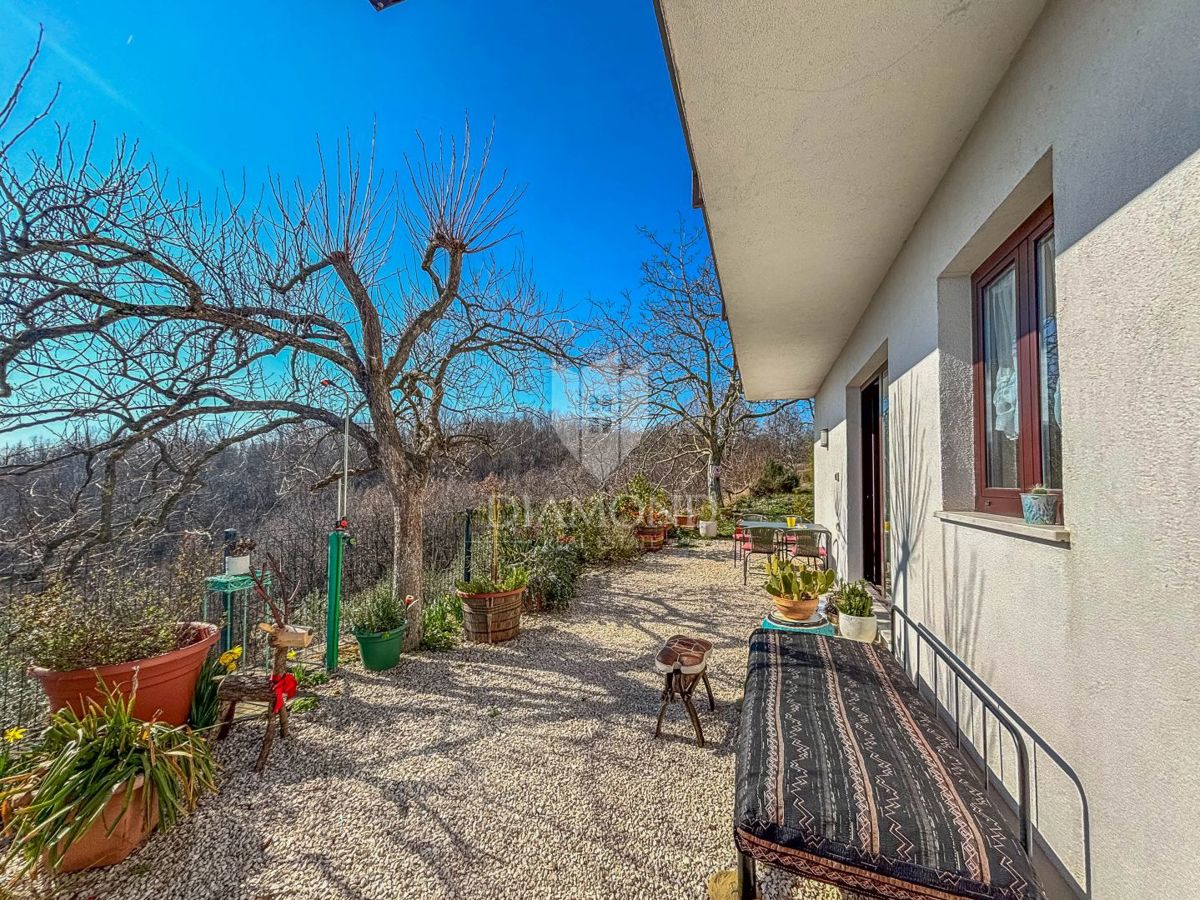 Buie, dintorni - bella casa unifamiliare su un terreno soleggiato!