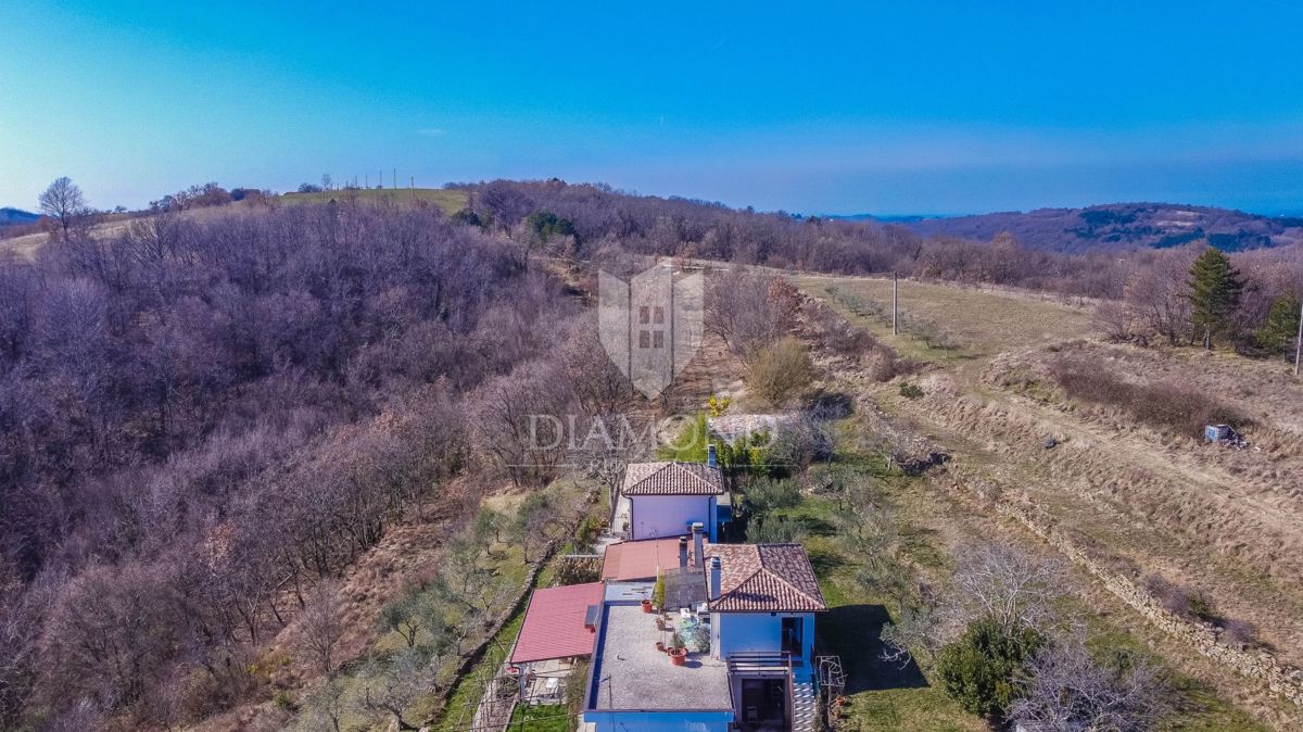 Buie, dintorni - bella casa unifamiliare su un terreno soleggiato!